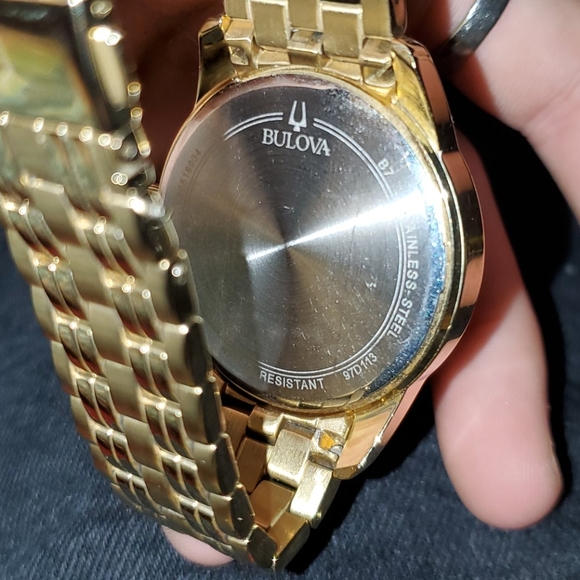 Bulova real diamond watch comes with box - Picture 2 of 3